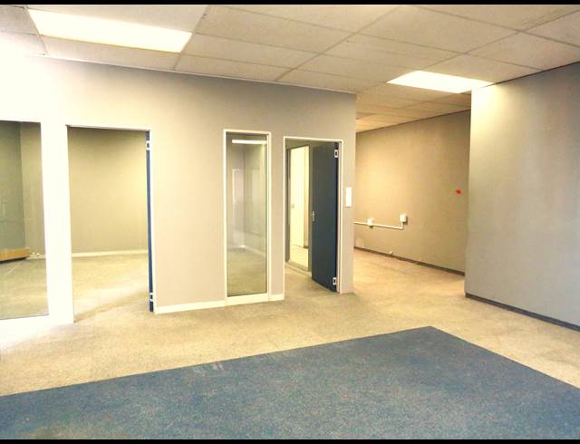 270M² OFFICE TO LET IN STRAND CENTRAL